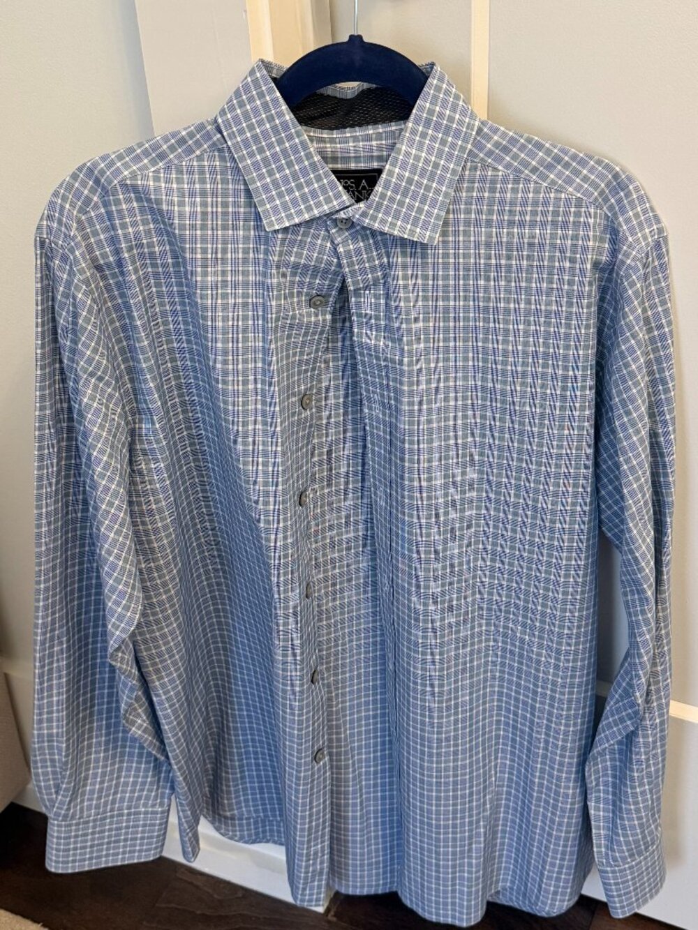 Jos. A. Bank Button Down Shirt - Men's M (Tailored Fit)